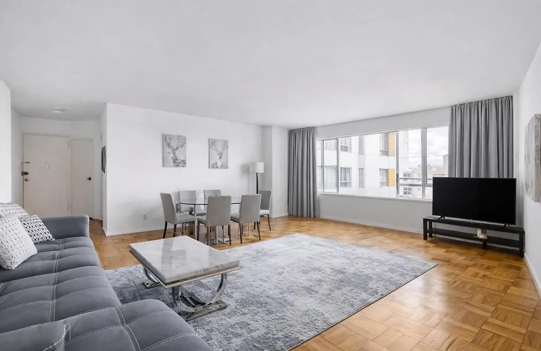 Spacious 2 Bedroom 2 Bathroom Unit Great Location-1