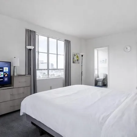 Spacious 2 Bedroom 2 Bathroom Unit Great Location-2
